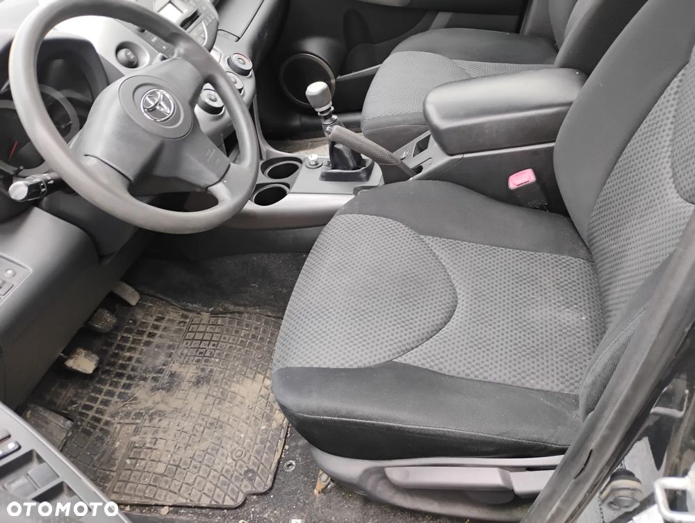 Toyota RAV4 2.2 D-4D Premium - 8