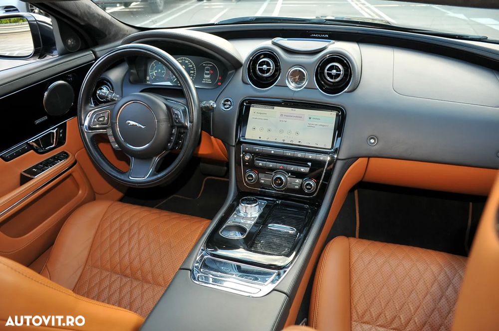 Jaguar XJ 30d LWB Portfolio - 4