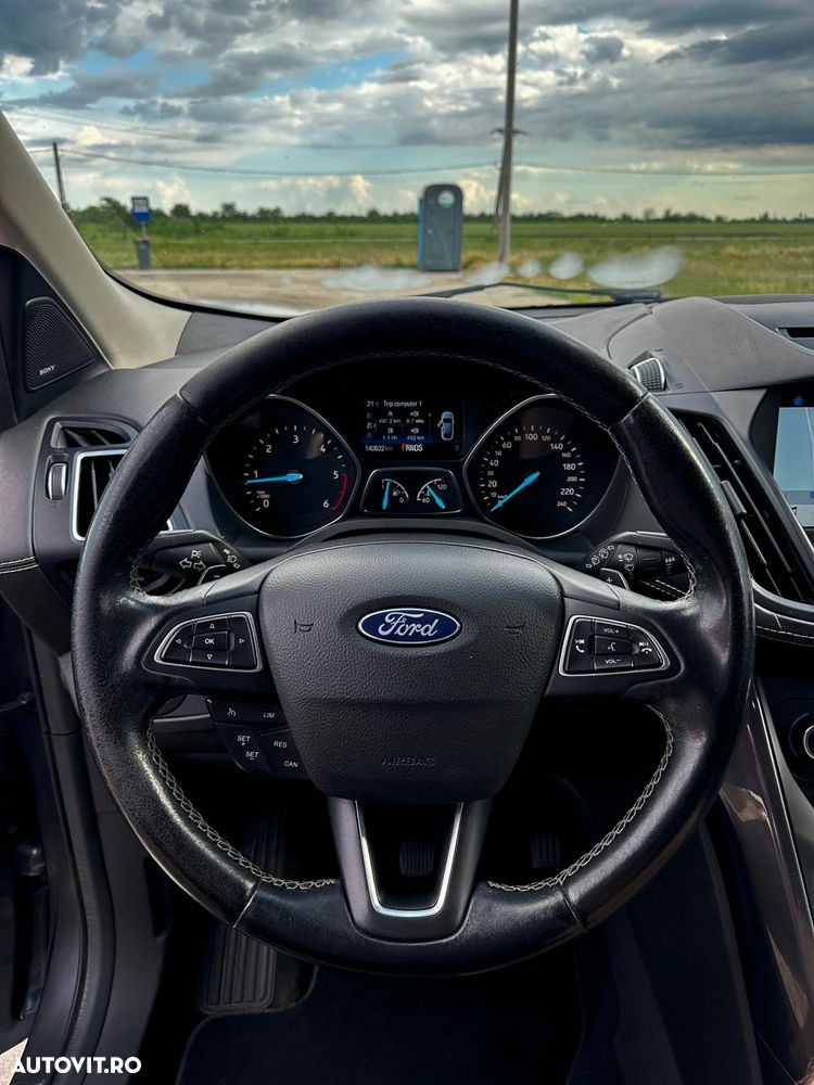 Ford Kuga 2.0 TDCi 4WD Powershift Vignale - 12