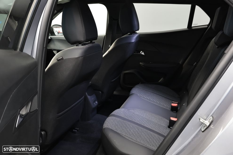 Peugeot 2008 1.2 PureTech Allure - 22