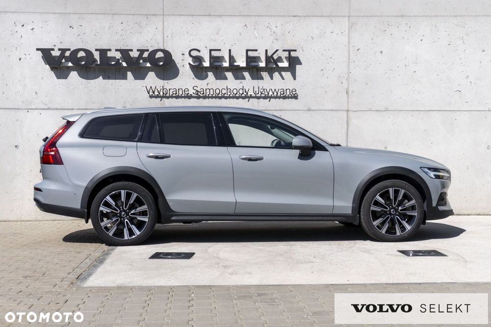 Volvo V60 Cross Country - 7
