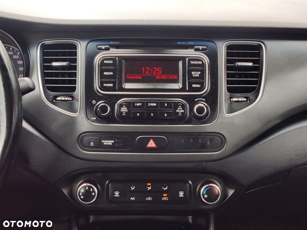 Kia Carens 1.7 CRDi M - 11