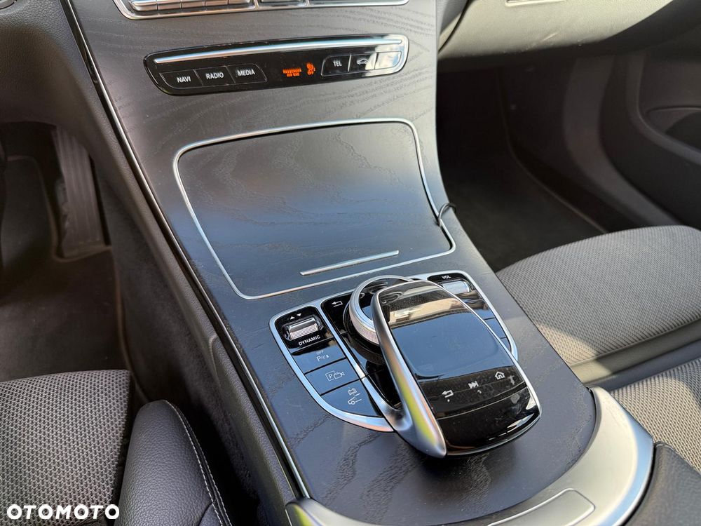 Mercedes-Benz Klasa C 300 de 9G-TRONIC - 29