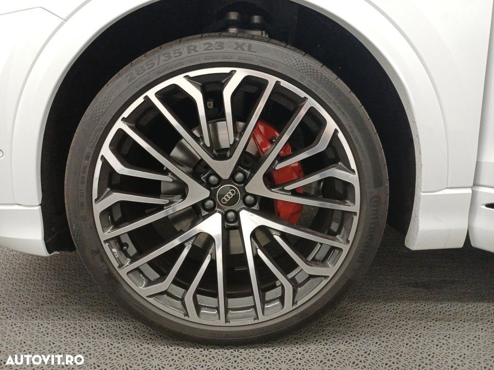 Audi Q8 - 18