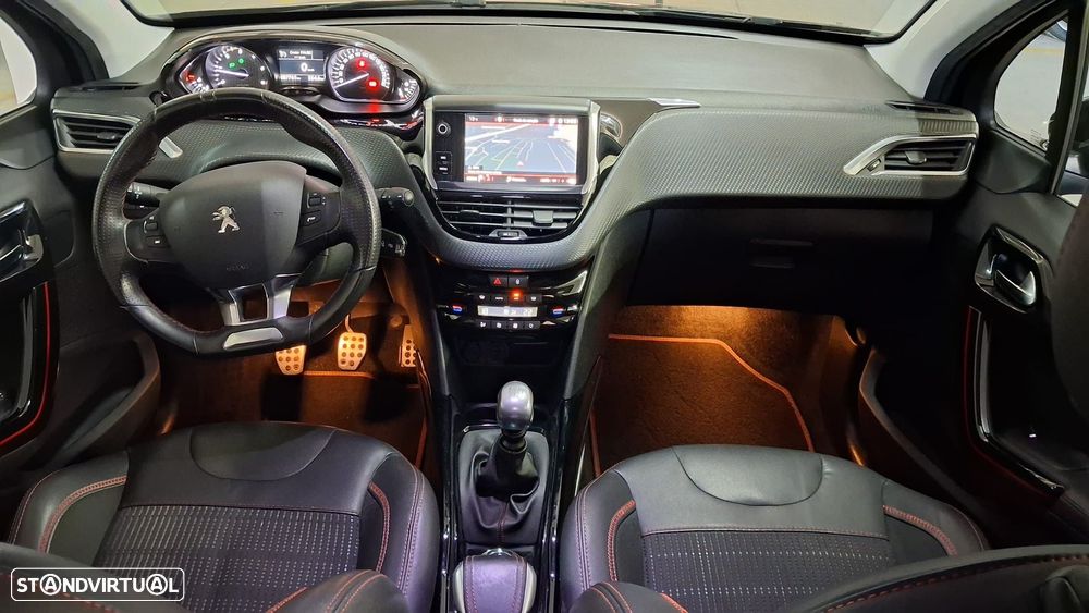 Peugeot 2008 1.6 BlueHDi GT Line - 9