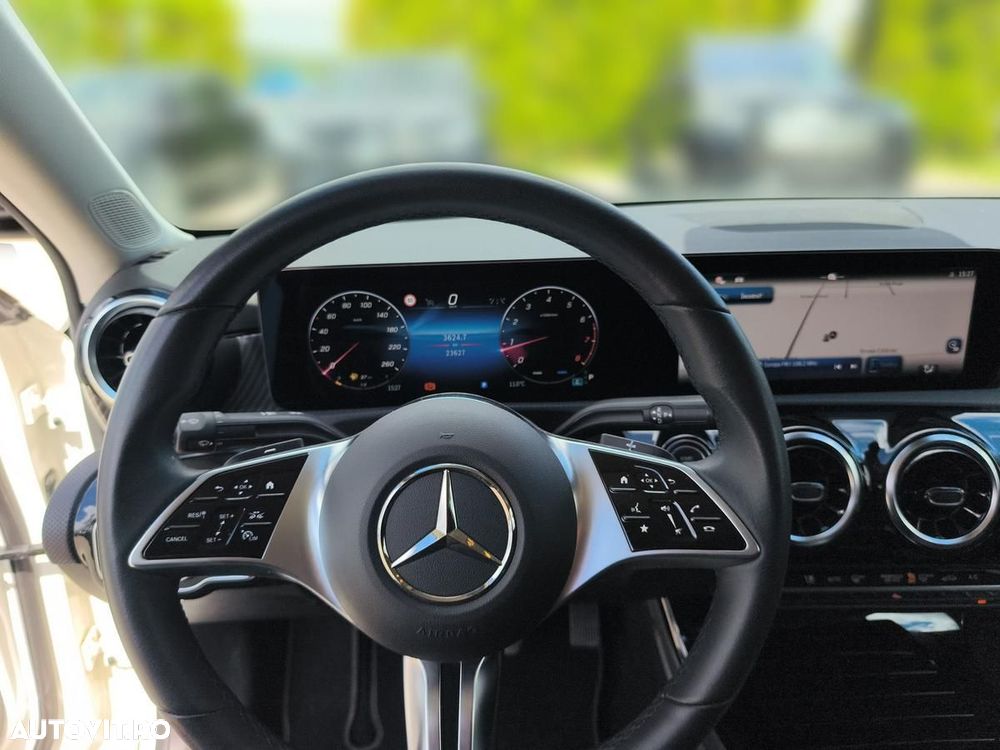 Mercedes-Benz A 220 Sedan 4Matic MHEV 8G-DCT - 11