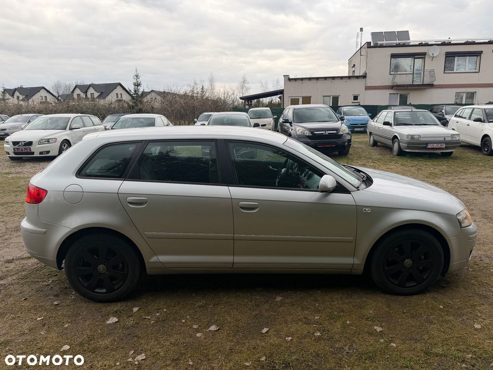 Audi A3 Sportback 2.0 TDI DPF Attraction - 3