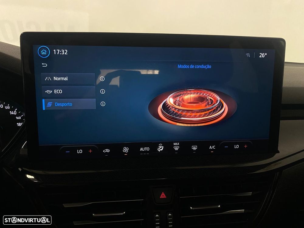 Ford Focus 1.0 EcoBoost MHEV ST-Line - 32