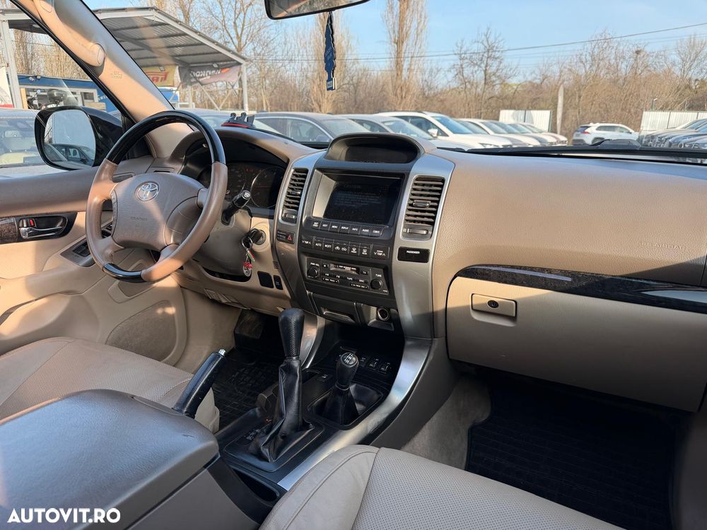 Toyota Land Cruiser - 10