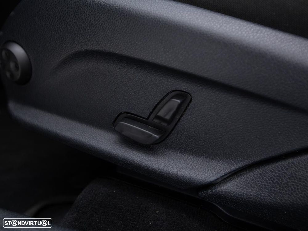 Mercedes-Benz GLC 300 de 4Matic — fotografia 16