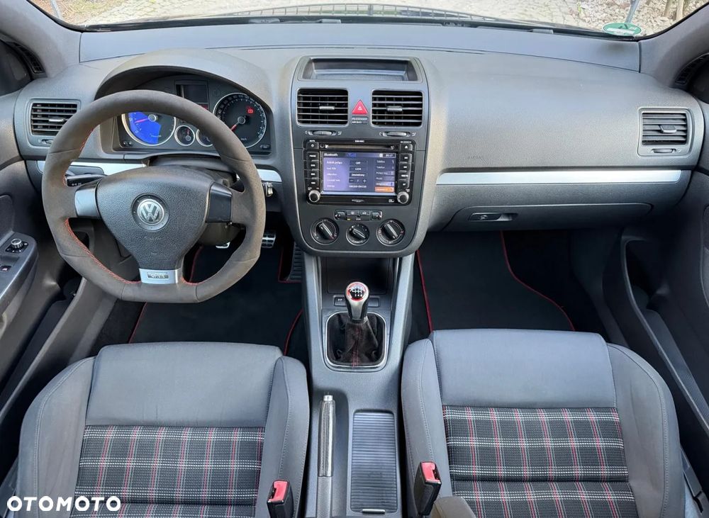 Volkswagen Golf 2.0 GTI - 29