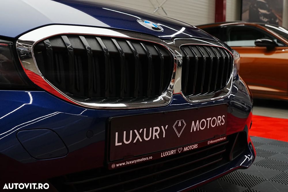 BMW Seria 3 318d Aut. Sport Line - 23