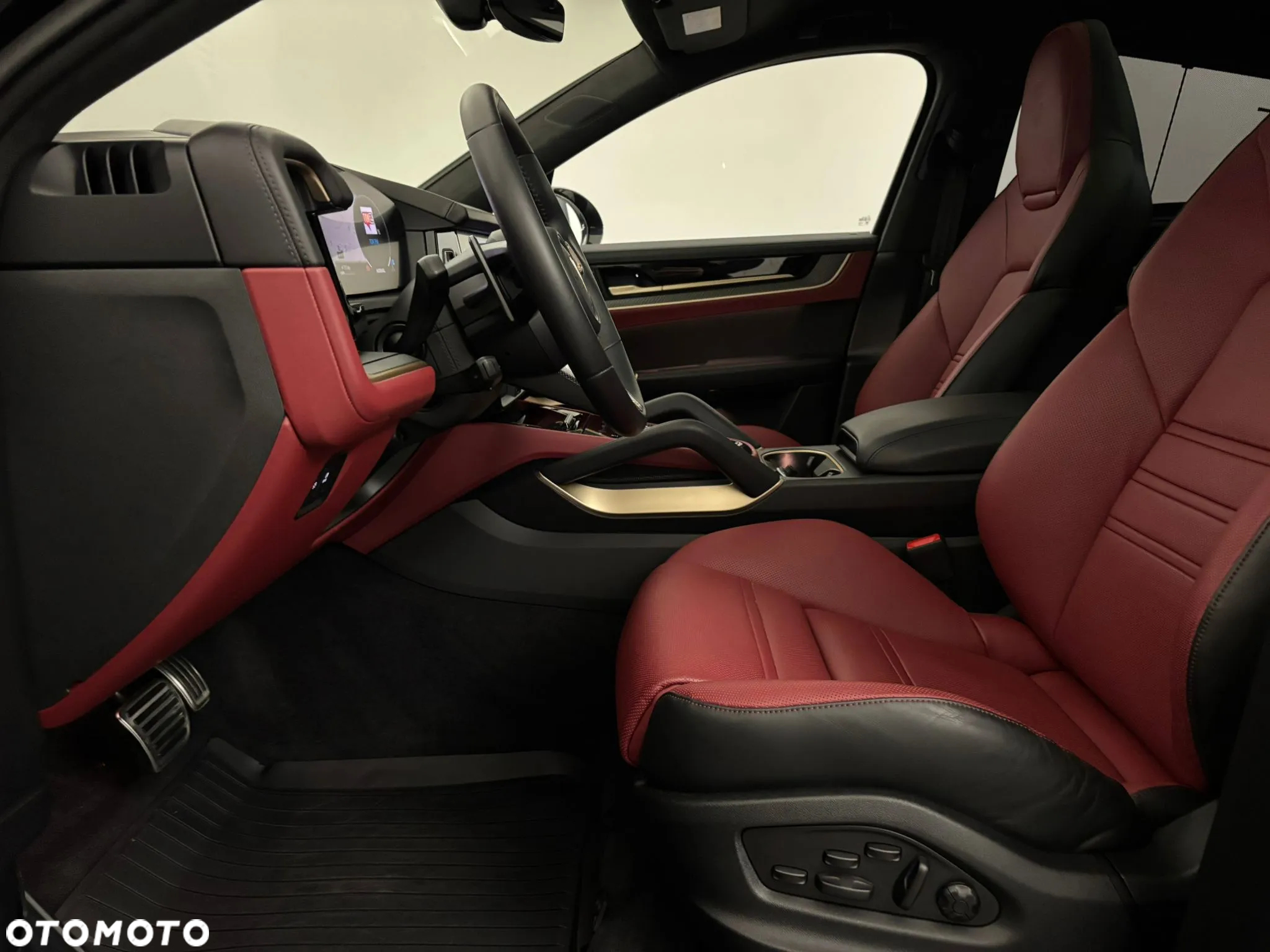 Porsche Cayenne Coupe GTS - 11