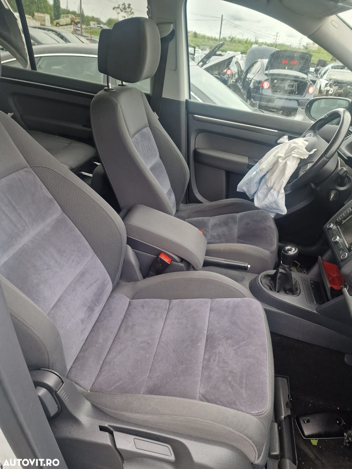 Dezmembram Volkswagen Touran 2012 1.6tdi Euro 5 CAY Manual - 7