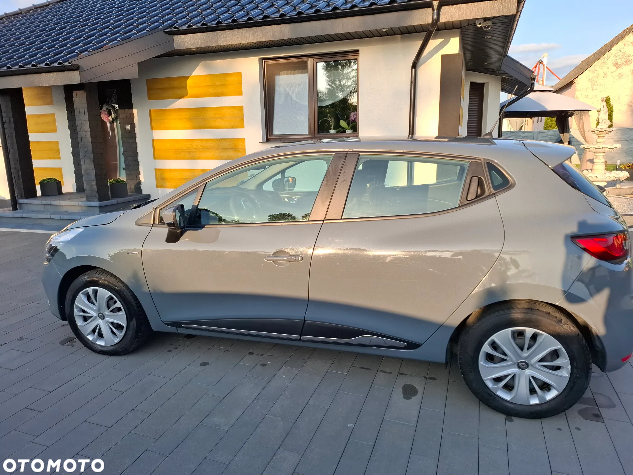Renault Clio 0.9 Energy TCe Limited 2018 - 16