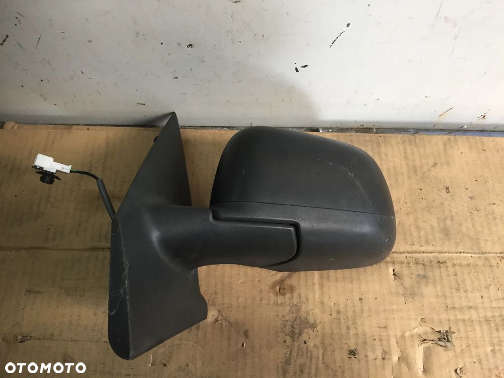 DACIA DOKKER 13R LUSTERKO LEWE 5 PIN - 1
