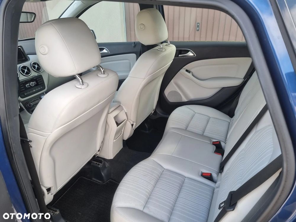 Mercedes-Benz Klasa B 180 CDI (BlueEFFICIENCY) - 13
