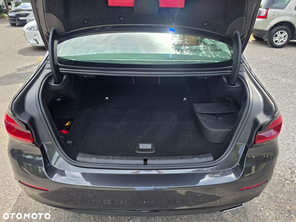 BMW Seria 5 520e Luxury Line - 27