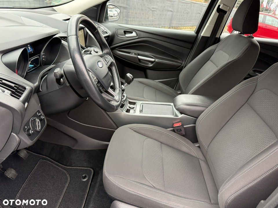 Ford Kuga 1.5 EcoBoost 2x4 Titanium - 19