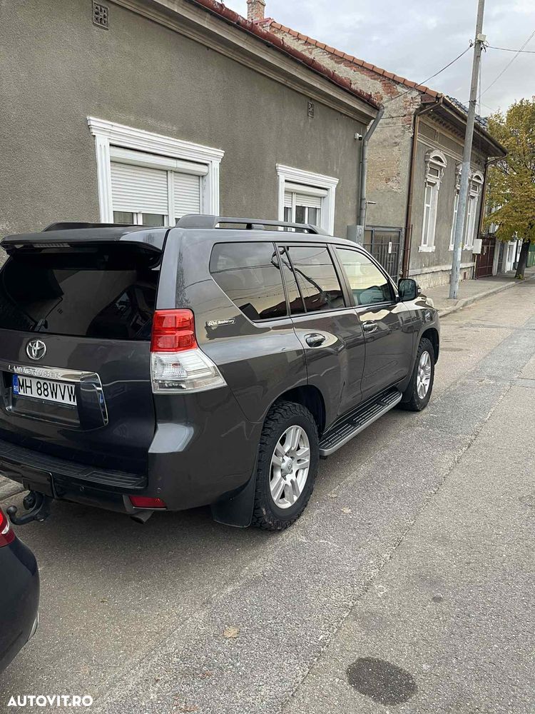 Toyota Land Cruiser 3.0l Turbo D-4D Aut. AVS 7 Locuri Luxury - 4