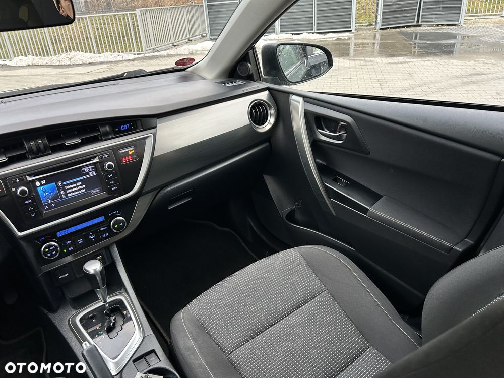 Toyota Auris - 11