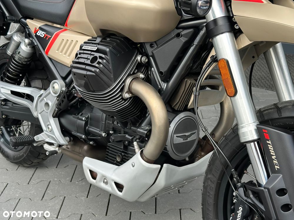 Moto Guzzi V85 - 18