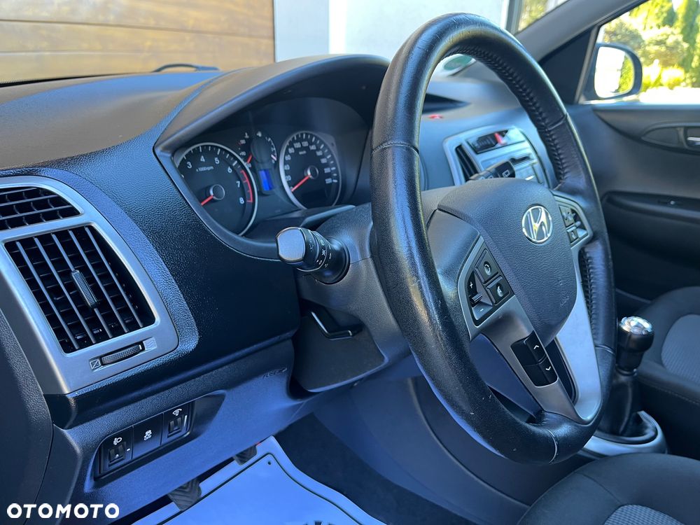 Hyundai i20 - 17
