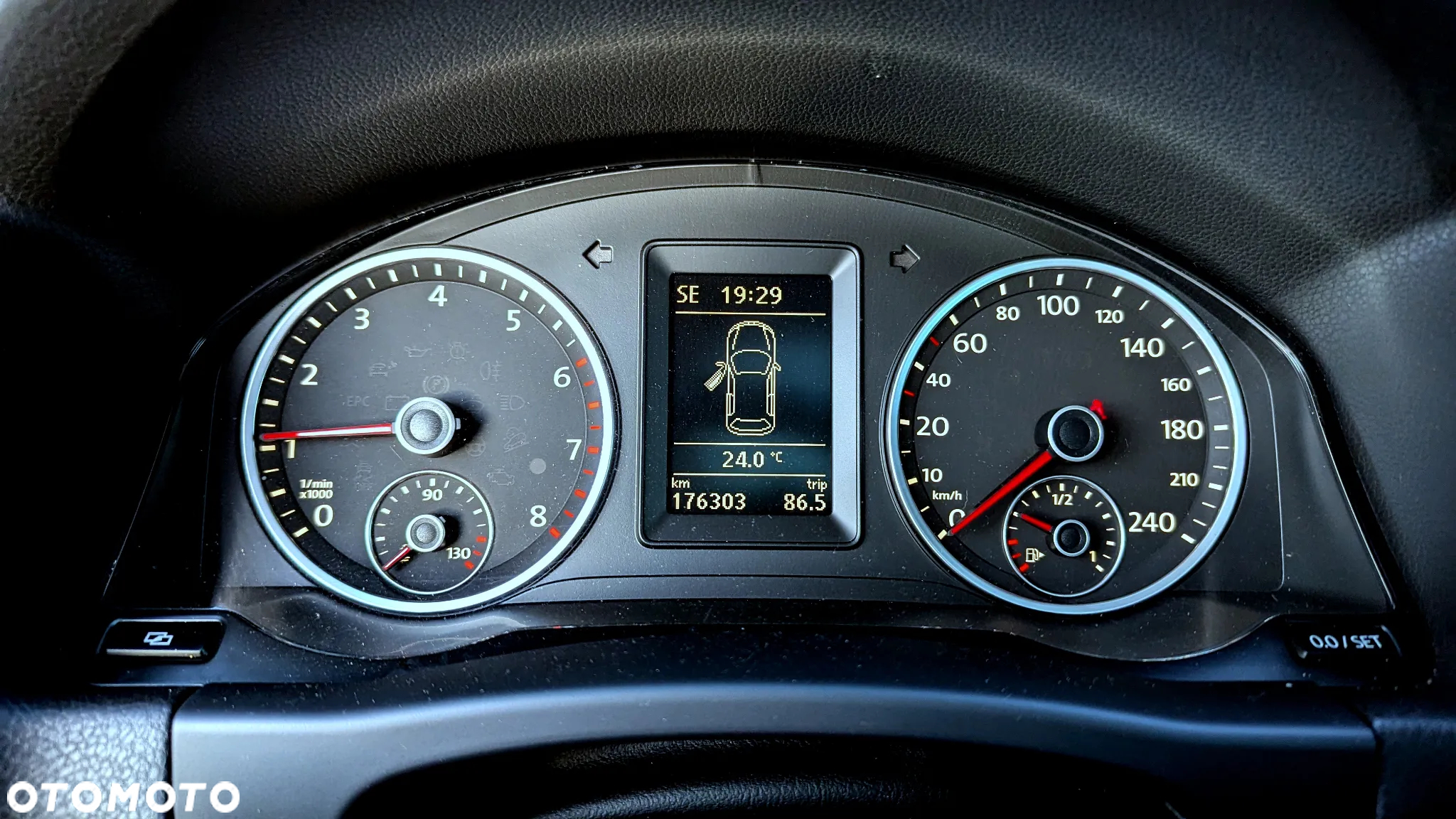 Volkswagen Tiguan 1.4 TSI Trend&Fun - 14