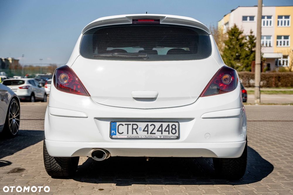 Opel Corsa 1.6 Turbo OPC Nürburgring Edition - 5