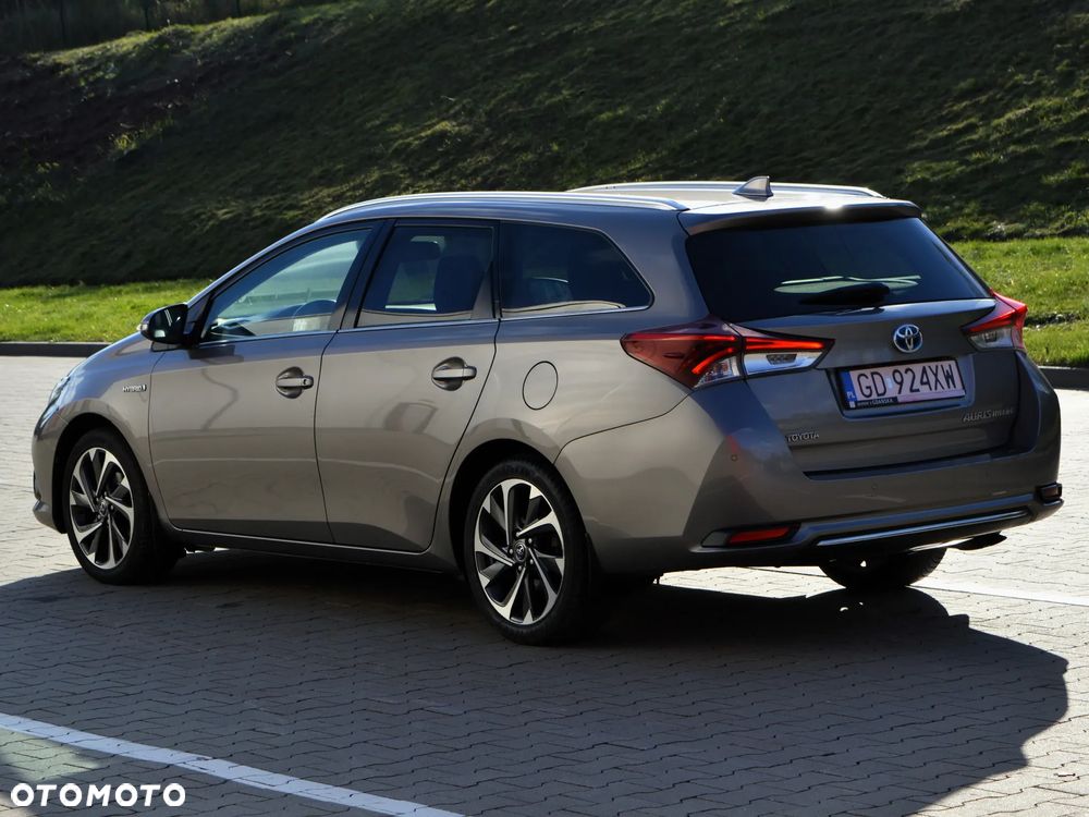Toyota Auris 2015 photo 4