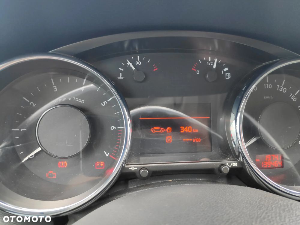 Peugeot 5008 1.6 THP Family - 25