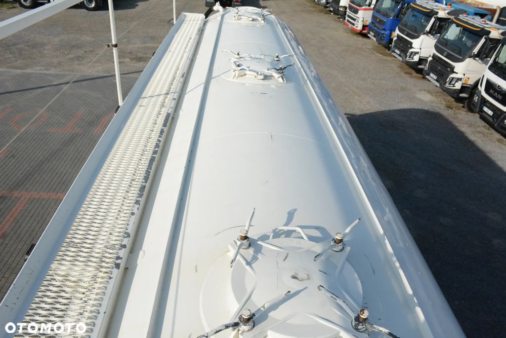Spitzer SF 39 PI / 2014r / Cementonaczepa / 39000l / 4,660t / Osie SAF / Super stan - 9