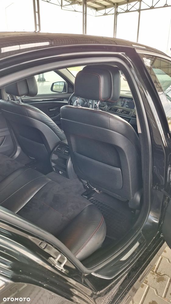 BMW Seria 5 525d xDrive Sport-Aut - 12
