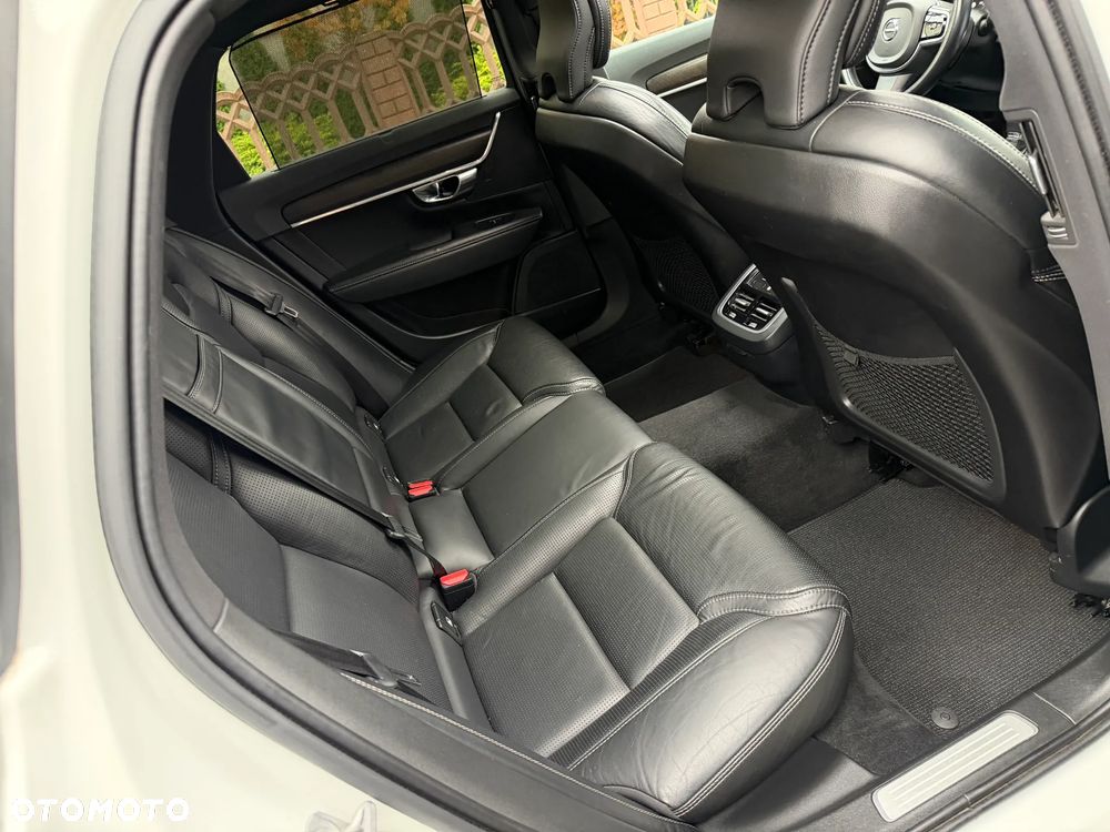 Volvo V90 Cross Country D5 AWD Pro - 30