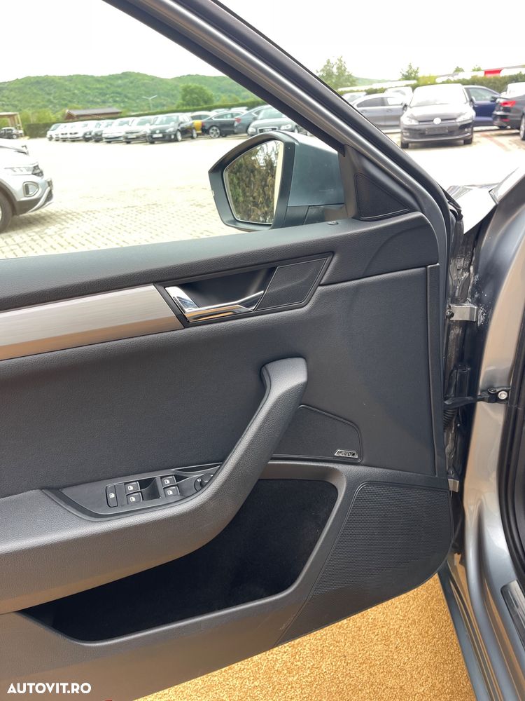 Skoda Superb 2.0 TDI 4X4 DSG Style - 29