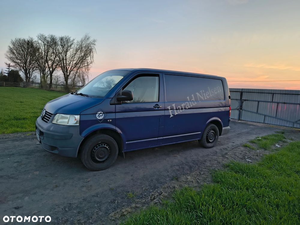 Volkswagen Transporter - 1