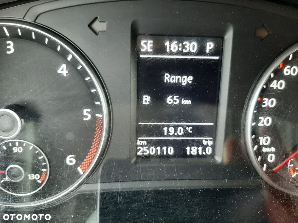 Volkswagen Sharan 2.0 TDI DSG BlueMotion Technology Trendline - 14