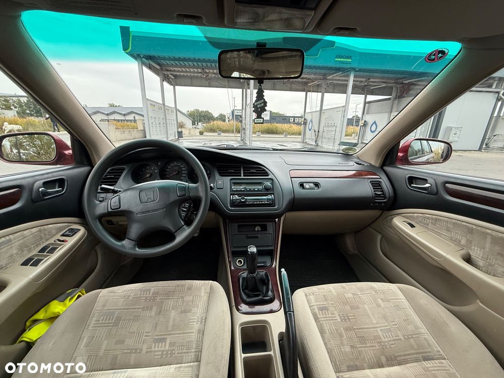 Honda Accord 2.0 ES - 8