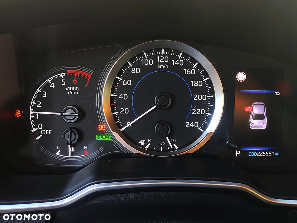 Toyota Corolla 1.8 Hybrid Comfort - 28