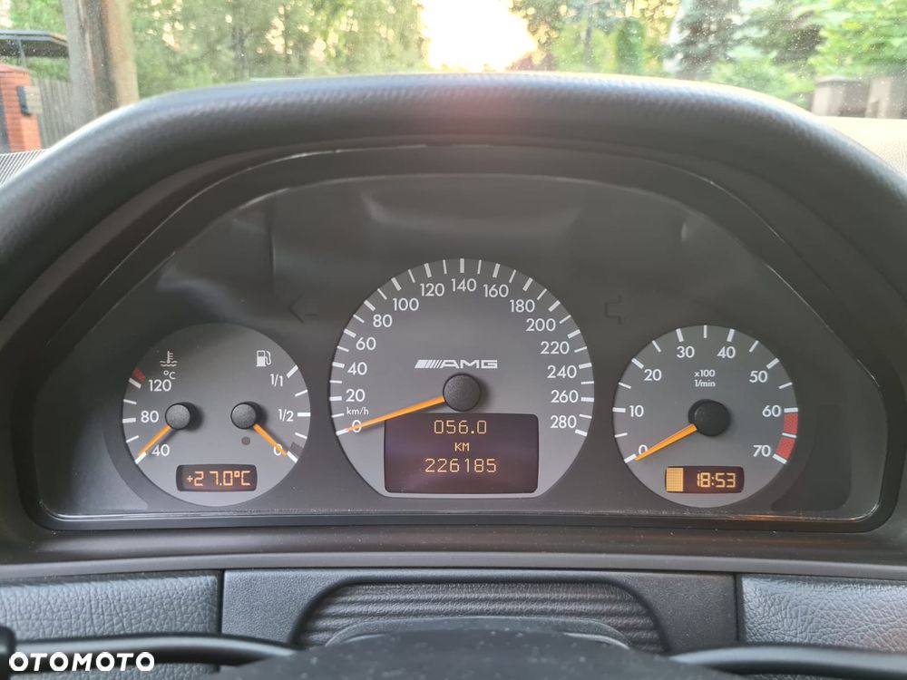 Mercedes-Benz Klasa E - 14