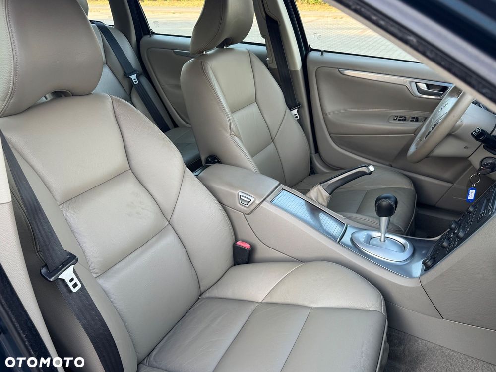 Volvo V70 D5 - 37