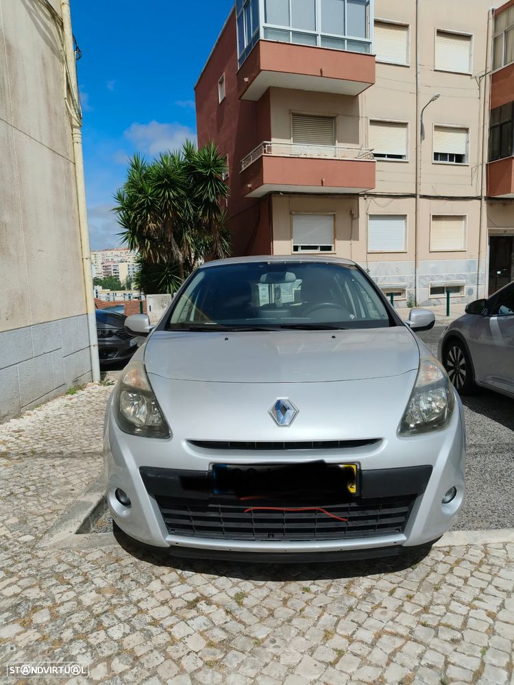 Renault Clio 1.5 dCi Dynamique S - 8