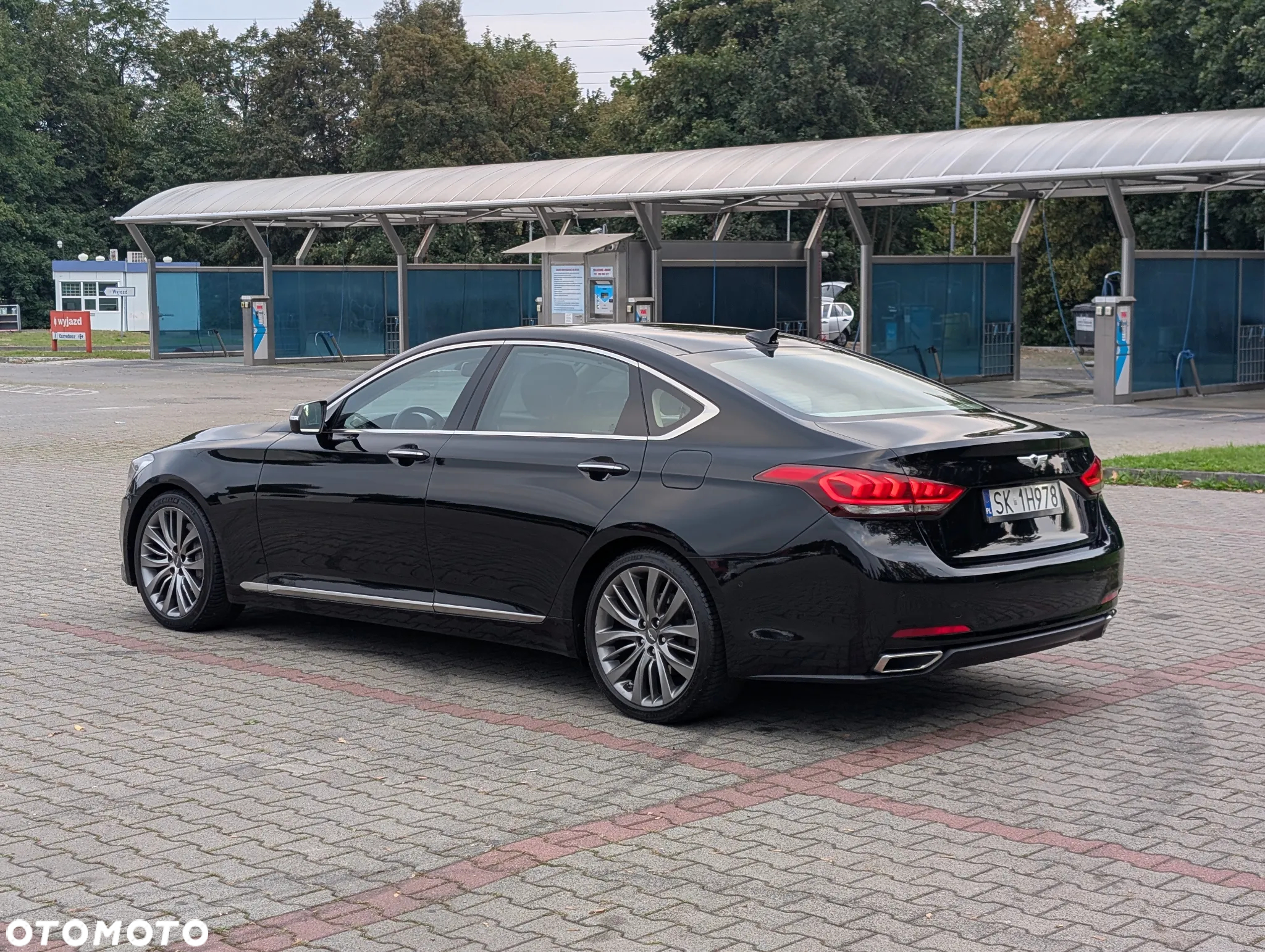 Hyundai Genesis 3.8 V6 GDI - 16