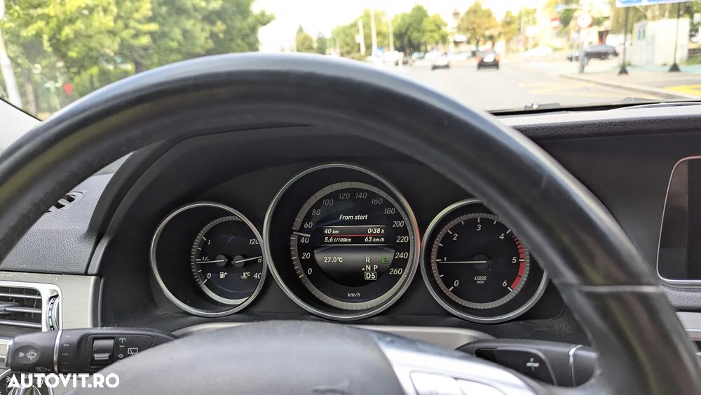 Mercedes-Benz E 200 CDI DPF BlueEFFICIENCY 7G-TRONIC - 22