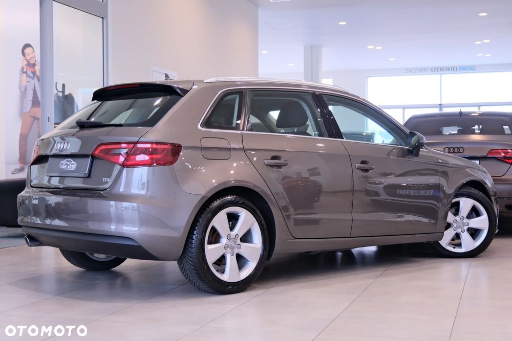 Audi A3 Sportback 1.6 TDI S tronic Ambiente - 9