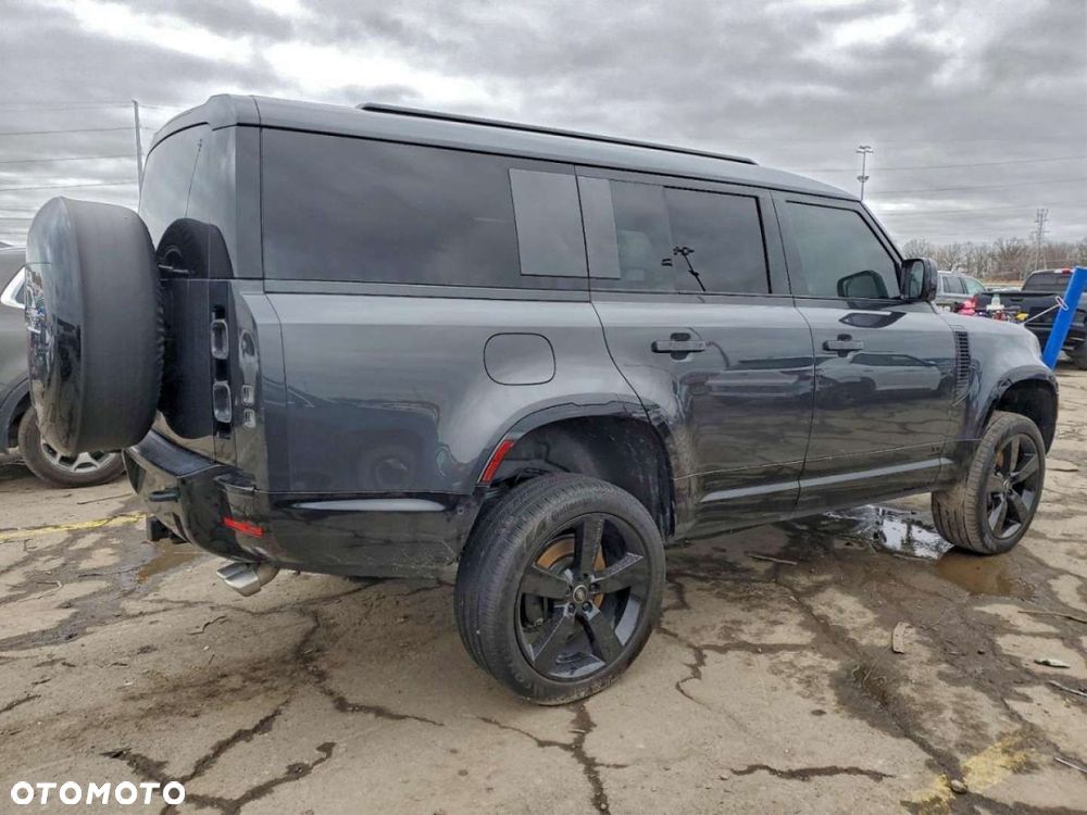 Land Rover Defender - 4