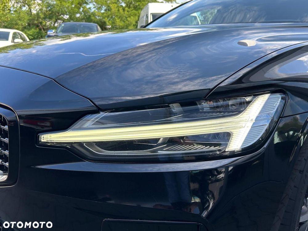 Volvo V60 B3 B Plus Dark - 33