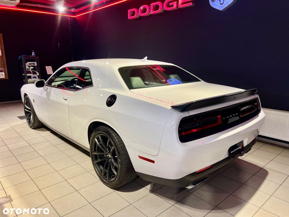 Dodge Challenger 6.4 Scat Pack - 7
