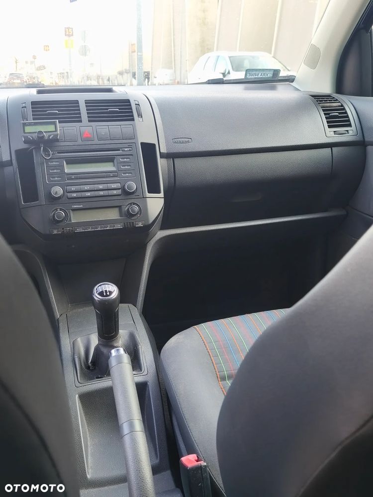 Volkswagen Polo 1.4 16V Comfortline - 15
