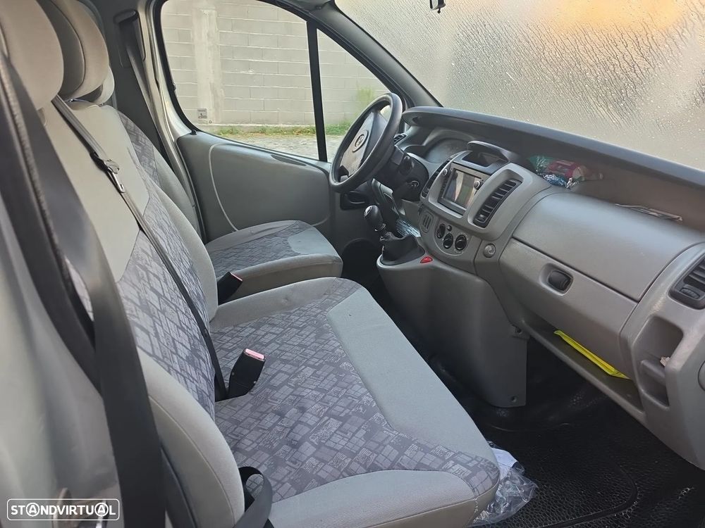 Opel Vivaro 1.9 DTi L2 H1 - 10